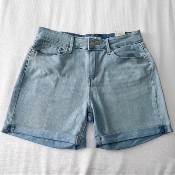 NWT Light Wash Mid Rise Shorts 29” Waist - Picture 2 of 12